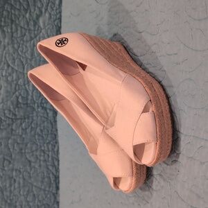 LN! Tory Burch US 8 Platform White Fabric Open Toe Shoe